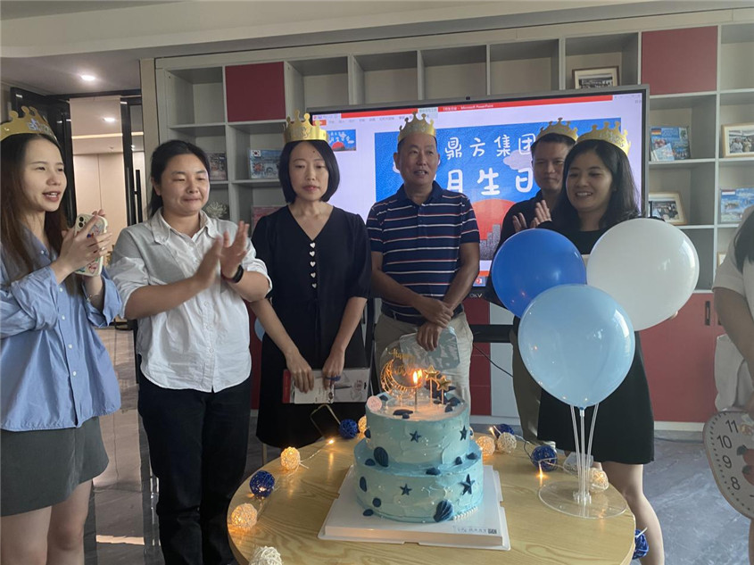 快乐之蓝，，，，，，，，最先绽放